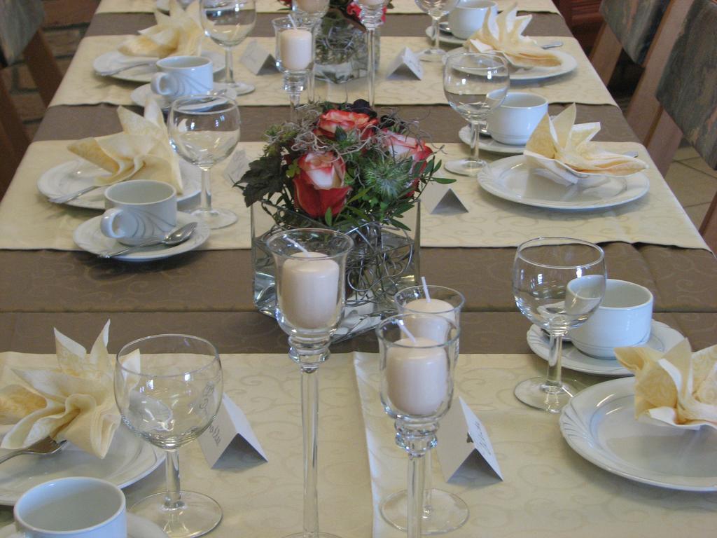 Hotel & Restaurant Huellen Barweiler Экстерьер фото