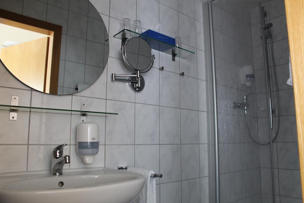 Hotel & Restaurant Huellen Barweiler Экстерьер фото