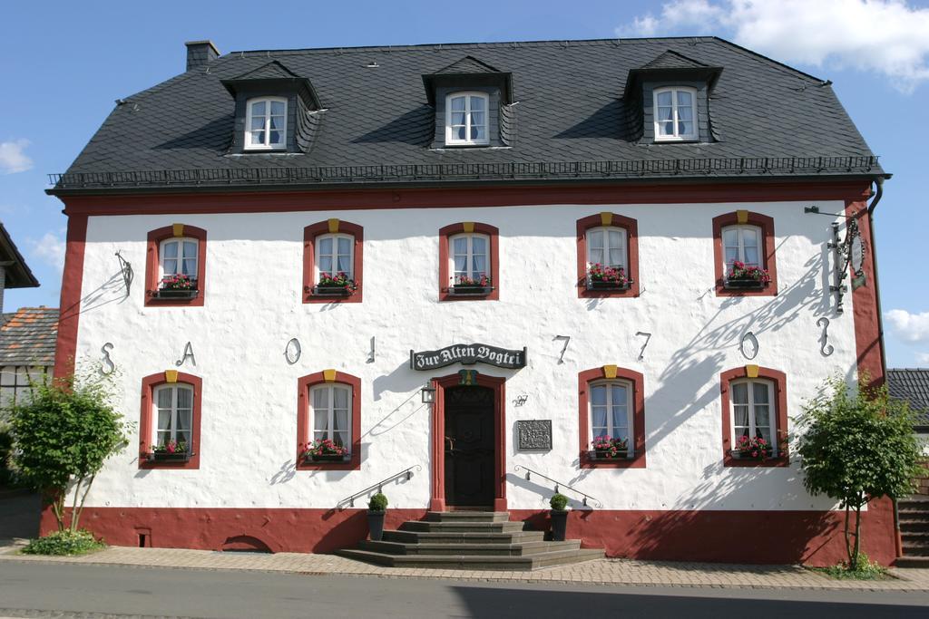 Hotel & Restaurant Huellen Barweiler Экстерьер фото