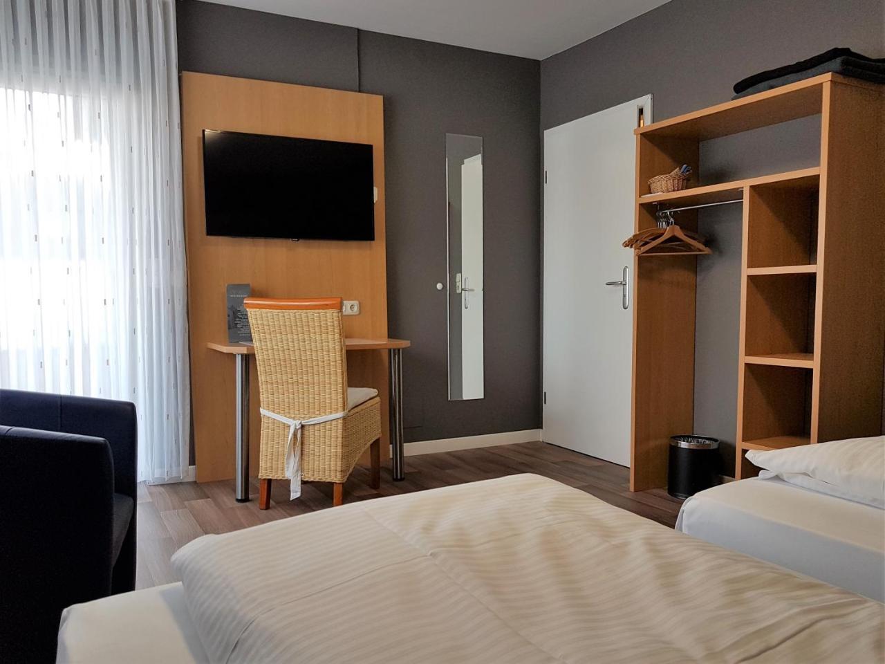 Hotel & Restaurant Huellen Barweiler Экстерьер фото